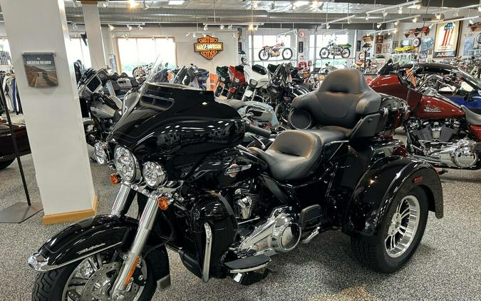 2024 Harley-Davidson® FLHTCUTG Tri Glide® Ultra