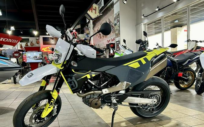 2024 Husqvarna® 701 Supermoto