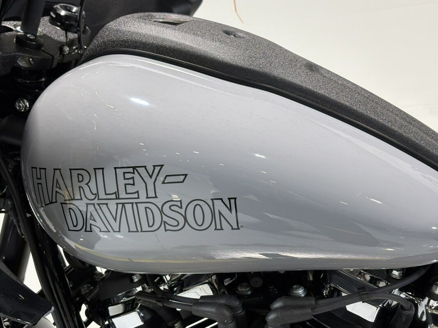 2026 Harley-Davidson® Low Rider® ST Dark Billiard Gray - Black Finish