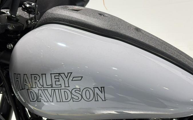 2026 Harley-Davidson® Low Rider® ST Dark Billiard Gray - Black Finish