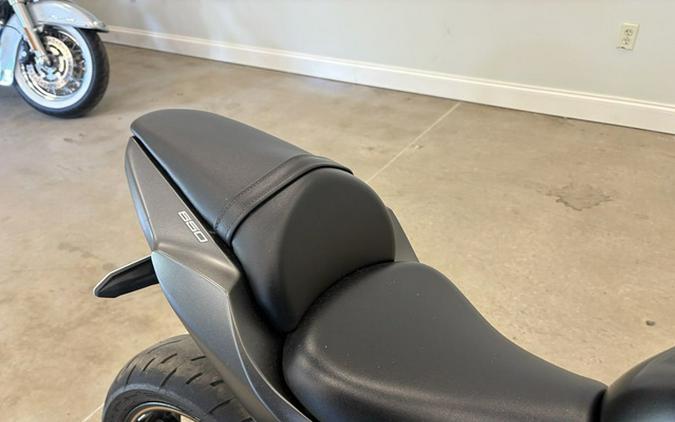 2023 Kawasaki Ninja 650 Metallic Matte Graphenesteel GrayEbony