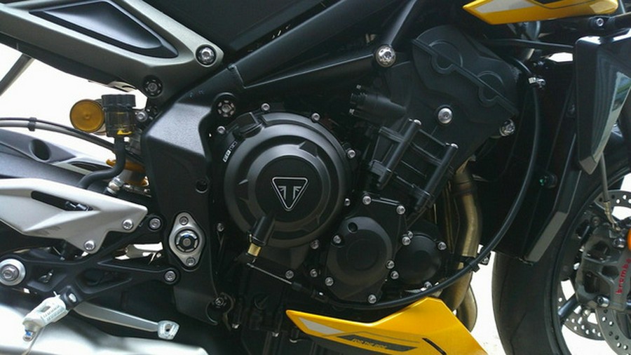 2025 Triumph Street Triple 765 RS Cosmic Yellow RS