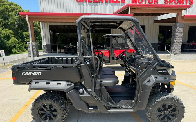2023 Can-Am Defender DPS HD10
