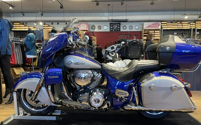 2024 Indian Motorcycle® Roadmaster® with Powerband Audio Package Spirit Blue Metallic/Silver Quartz