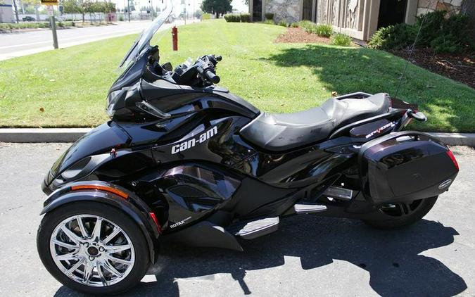 2013 Can-Am® Spyder® ST Limited