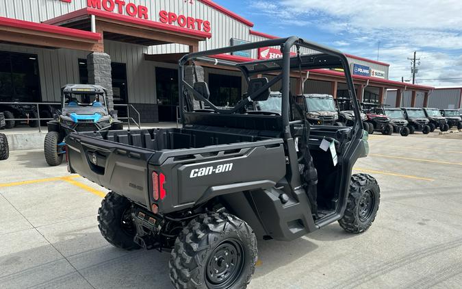 2025 Can-Am Defender HD9