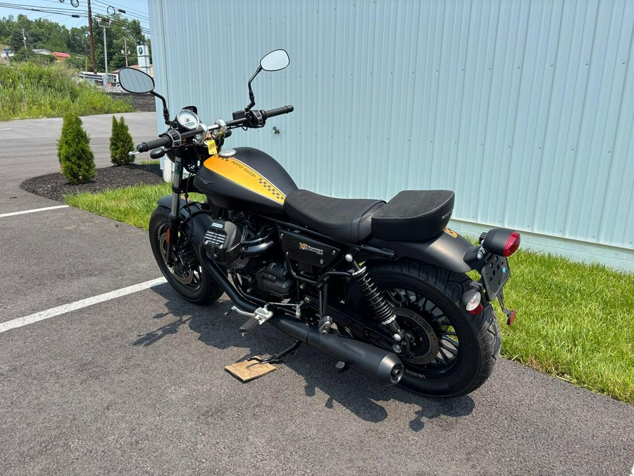 2017 MOTO GUZZI V9 Bobber