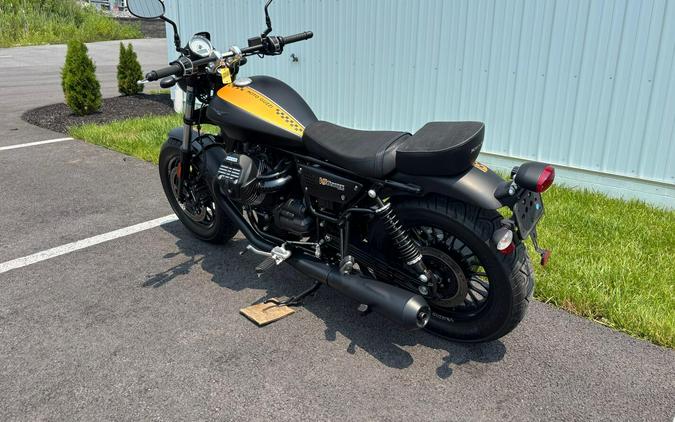 2017 MOTO GUZZI V9 Bobber