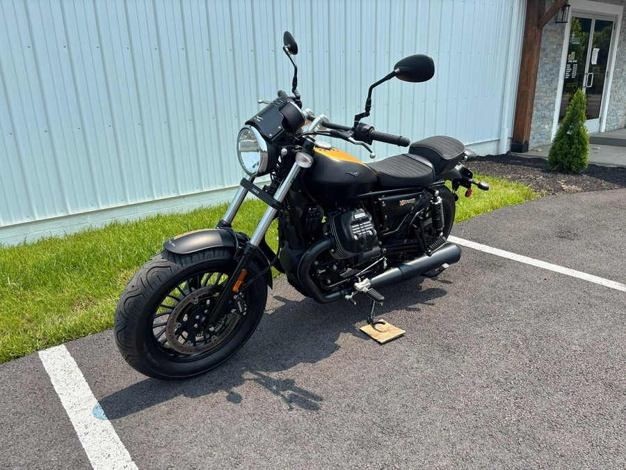 2017 MOTO GUZZI V9 Bobber