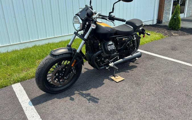 2017 MOTO GUZZI V9 Bobber