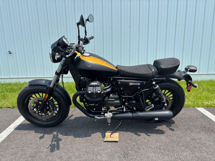2017 MOTO GUZZI V9 Bobber
