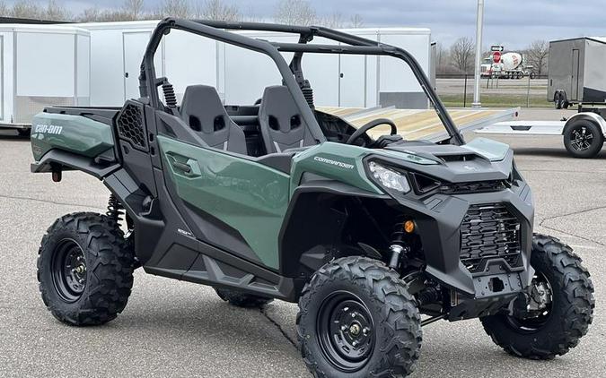 2023 Can-Am® Commander DPS 700