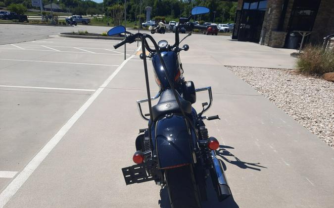 2018 Harley-Davidson® Iron 1200™ Vivid Black