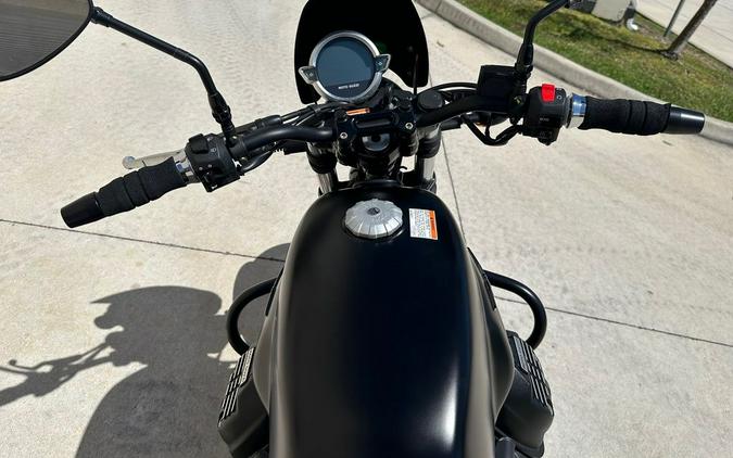 2021 Moto Guzzi V7 Stone E5