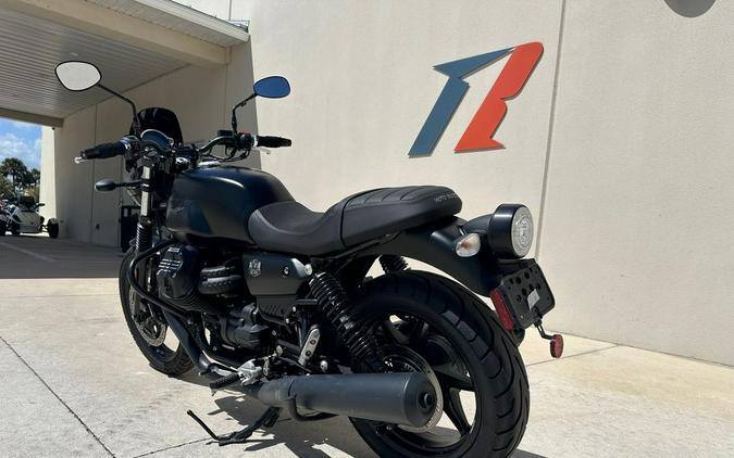 2021 Moto Guzzi V7 Stone E5