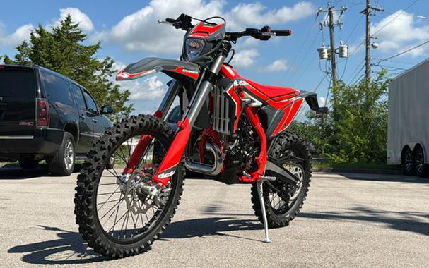2026 Beta Motorcycles Xtrainer 300