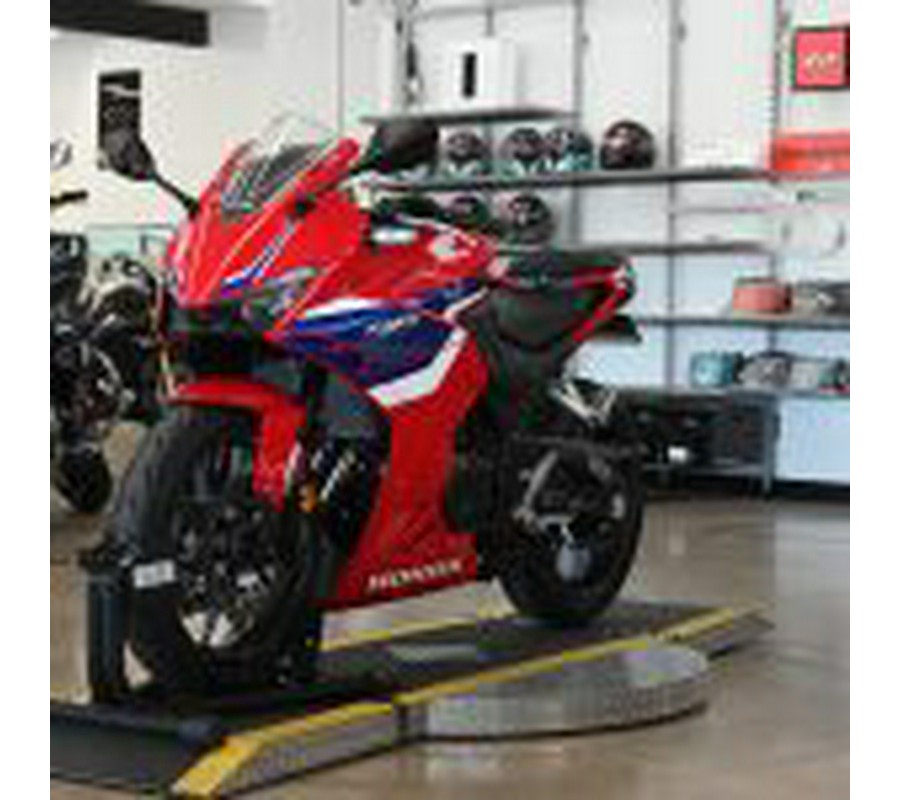 2025 Honda CBR500R