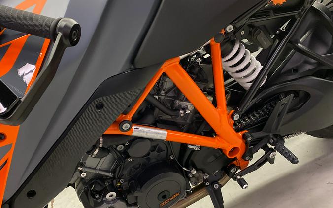 2023 KTM 1290 SUPER DUKE GT