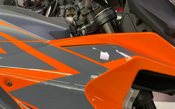 2023 KTM 1290 SUPER DUKE GT