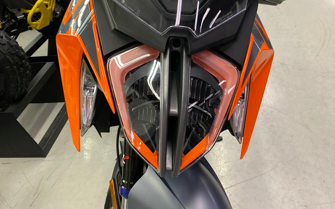 2023 KTM 1290 SUPER DUKE GT