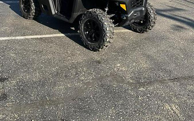 2023 Can-Am Defender DPS HD9