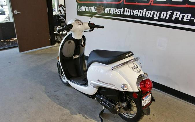 2017 Honda® Metropolitan