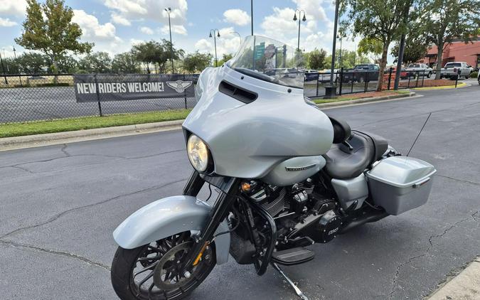 FLHXS 2019 Street Glide Special