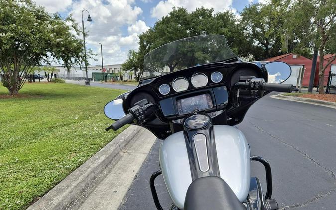 FLHXS 2019 Street Glide Special