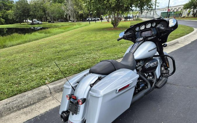 FLHXS 2019 Street Glide Special