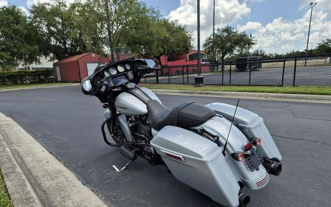 FLHXS 2019 Street Glide Special