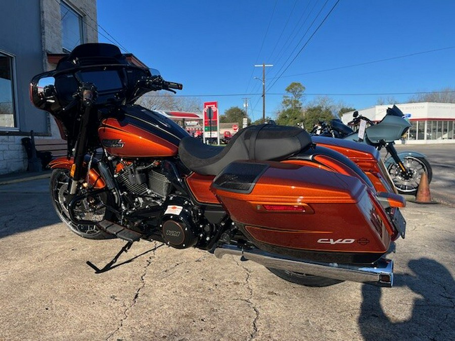 2023 Harley-Davidson CVO™ Street Glide Whiskey Neat w/Raven Metallic