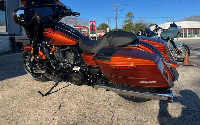 2023 Harley-Davidson CVO™ Street Glide Whiskey Neat w/Raven Metallic