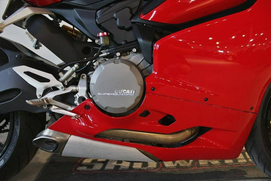 2015 Ducati 899 Panigale Red