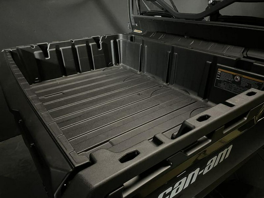 2025 Can-Am® Defender XT HD10