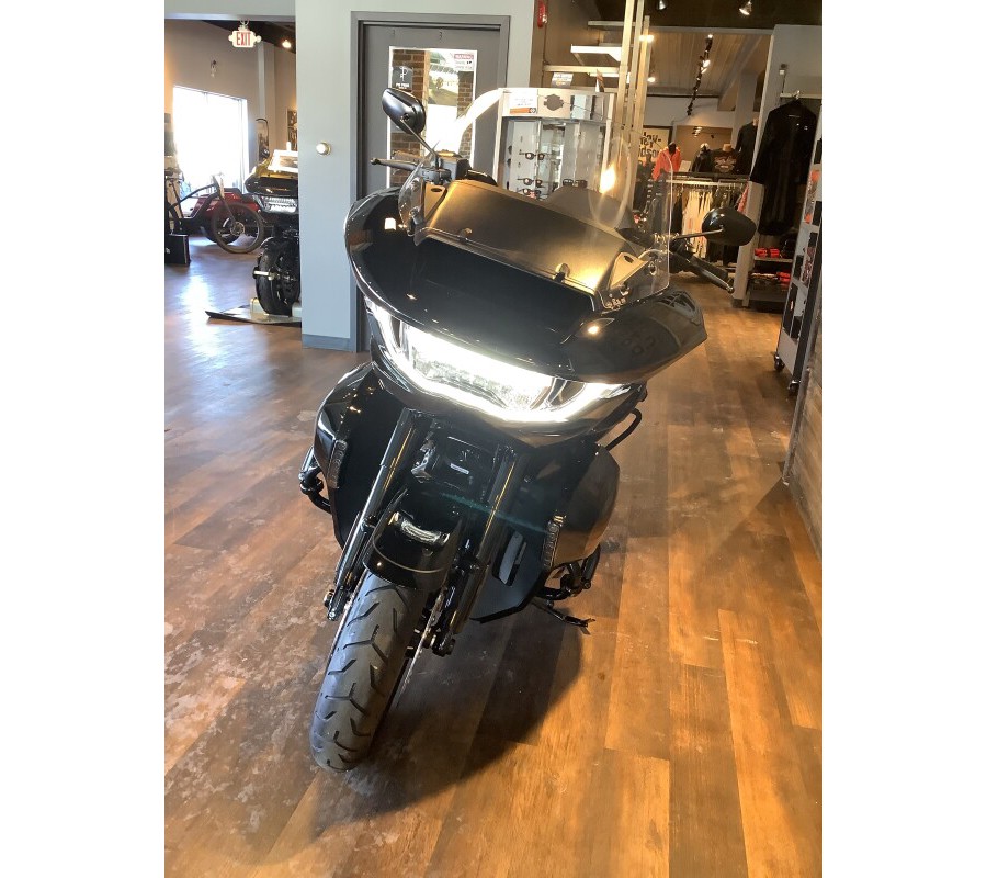 Harley-Davidson® Road Glide Limited 2026 FLTRXL T14-26 Vivid Black Black Trim