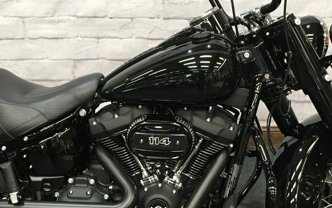 2024 Harley-Davidson Heritage Classic Black FLHCS