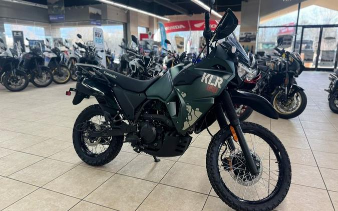 2025 Kawasaki KLR®650 Metallic Matte Old School Green
