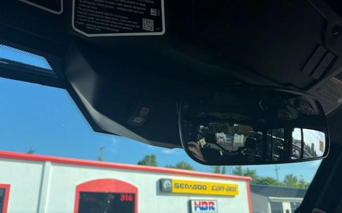 2025 Can-Am Defender MAX Lone Star Cab HD10 Lone Star CAB