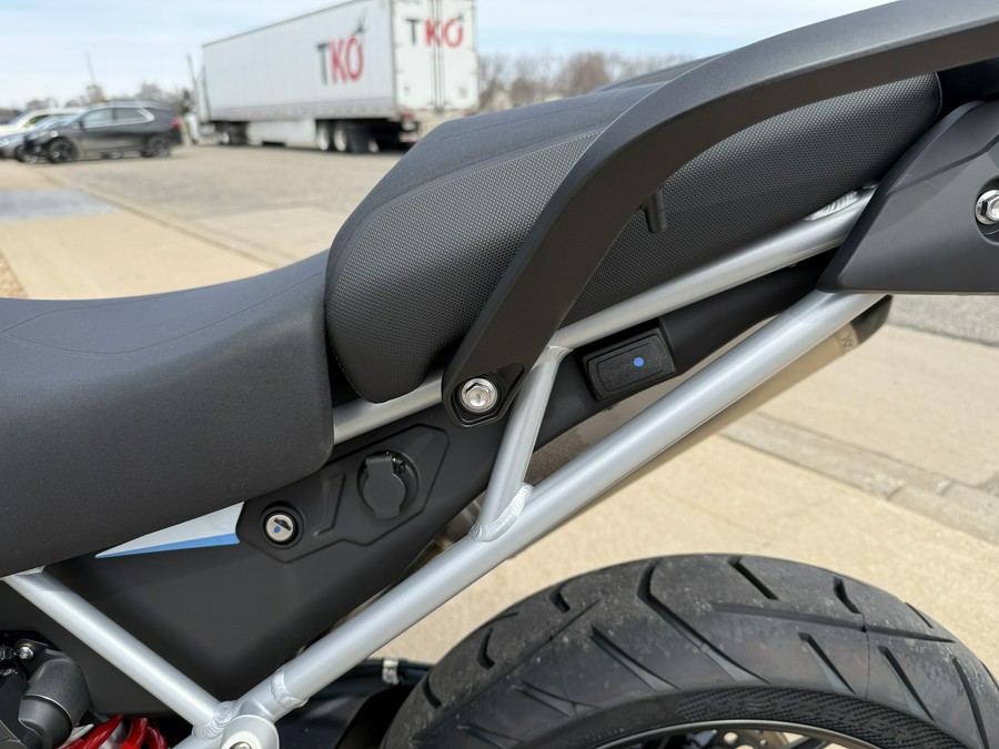 2026 Triumph Tiger 900 Alpine Edition