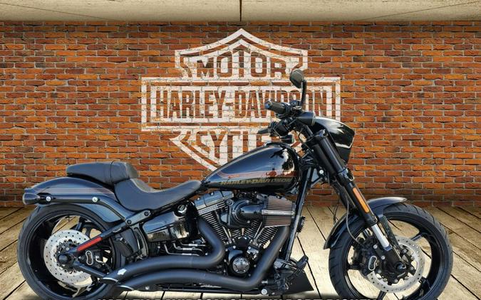 2017 Harley-Davidson CVO™ Pro Street Breakout