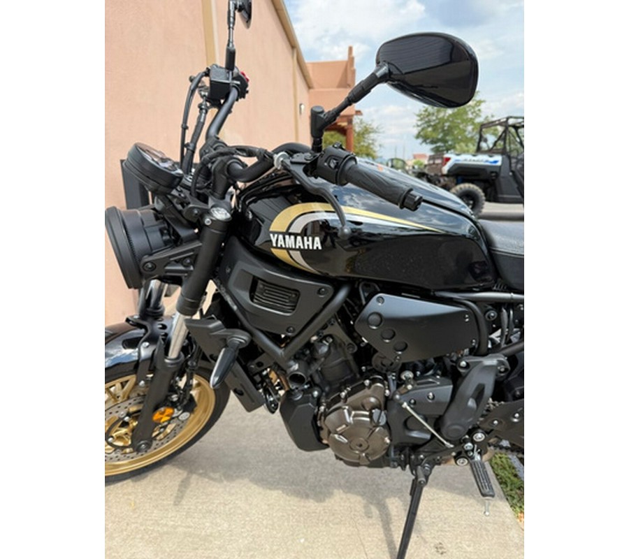 2025 Yamaha XSR 700