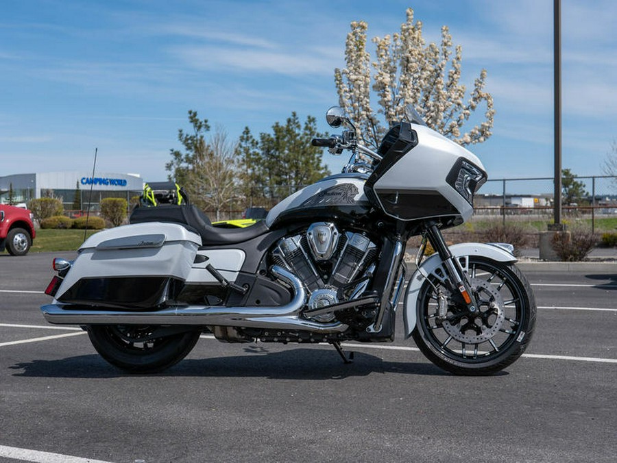 2024 Indian Motorcycle® Challenger® Limited with PowerBand Audio Package Ghost White Metallic