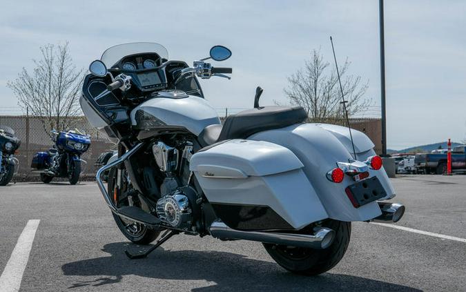 2024 Indian Motorcycle® Challenger® Limited with PowerBand Audio Package Ghost White Metallic