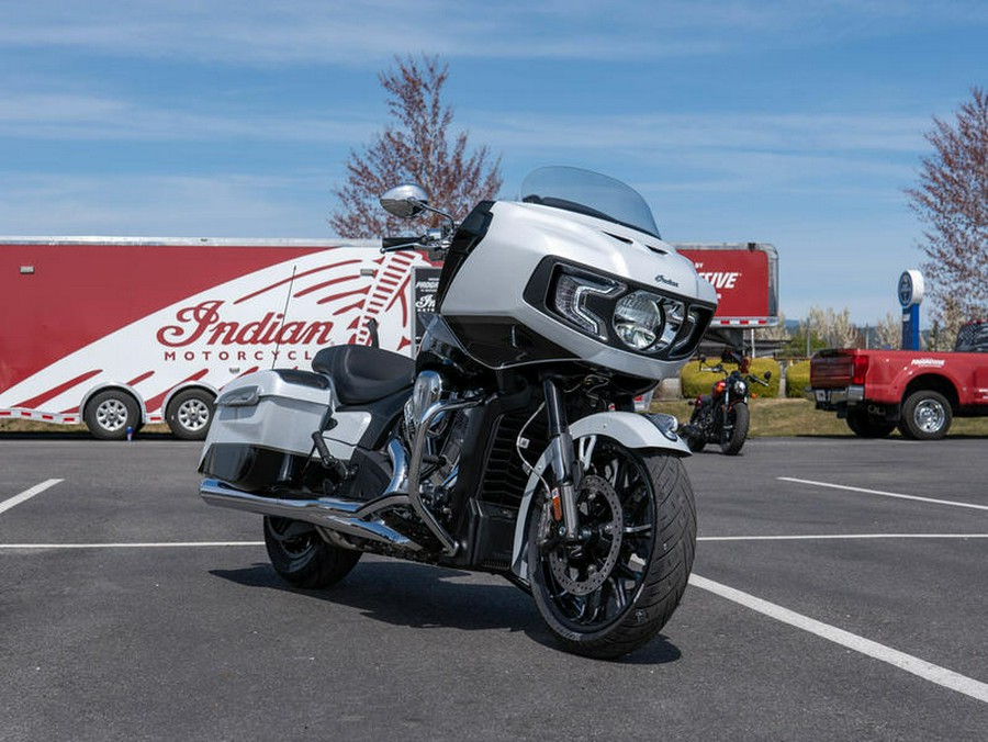 2024 Indian Motorcycle® Challenger® Limited with PowerBand Audio Package Ghost White Metallic