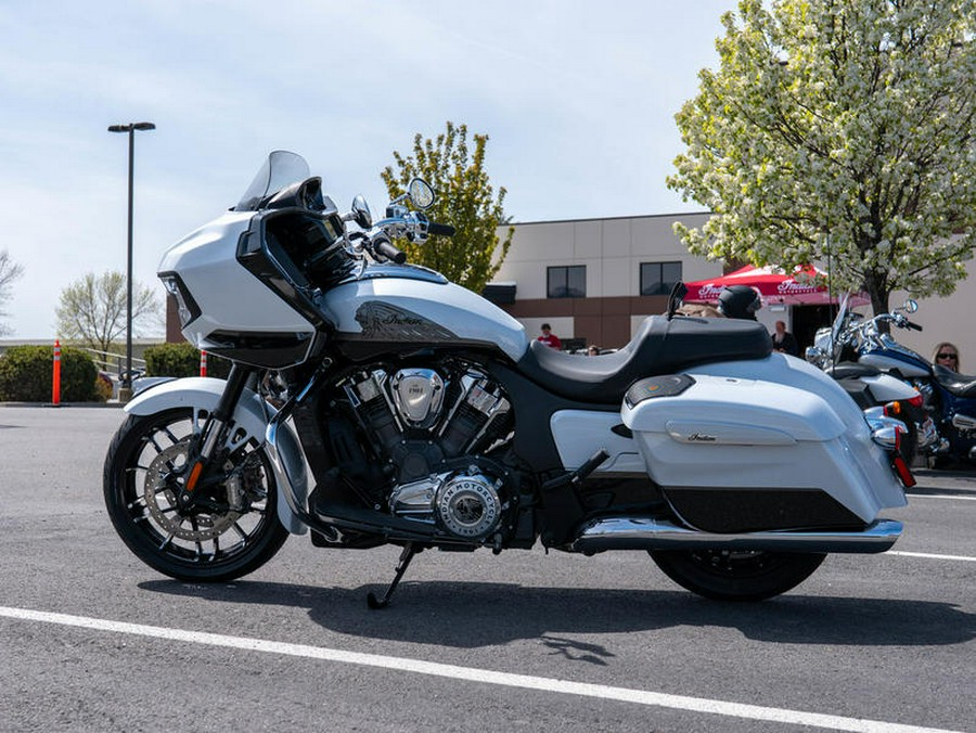 2024 Indian Motorcycle® Challenger® Limited with PowerBand Audio Package Ghost White Metallic