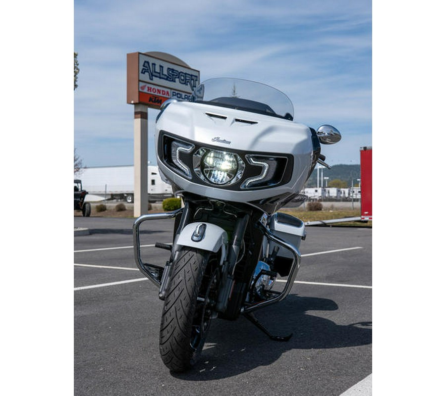 2024 Indian Motorcycle® Challenger® Limited with PowerBand Audio Package Ghost White Metallic