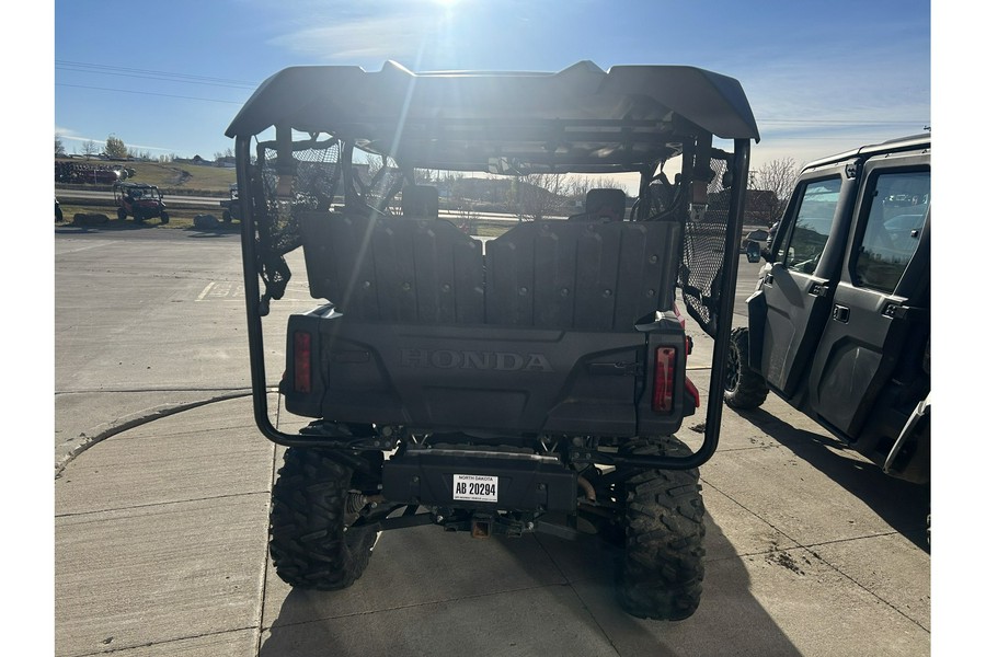 2016 Honda PIONEER 1000-5 DELUXE Base - Red
