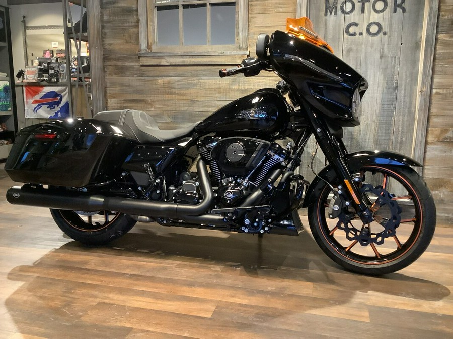 Harley-Davidson® Street Glide® 2026 FLHX T11-26 Vivid Black Black Trim
