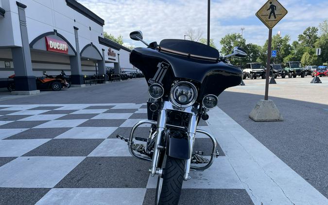 2013 Harley-Davidson FLD Switchback