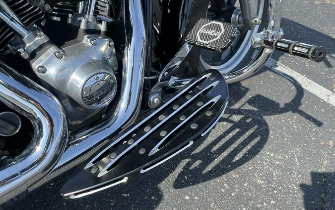 2013 Harley-Davidson FLD Switchback